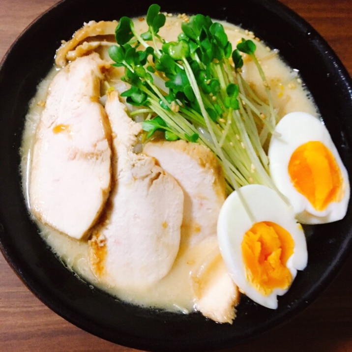 袋麺で簡単♪鶏ハムラーメン